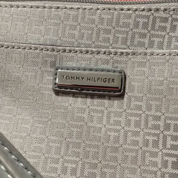Tommy hilfiger - Picture 2 of 3
